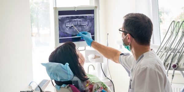 O papel do dentista na prevenção e nos tratamentos de câncer de boca